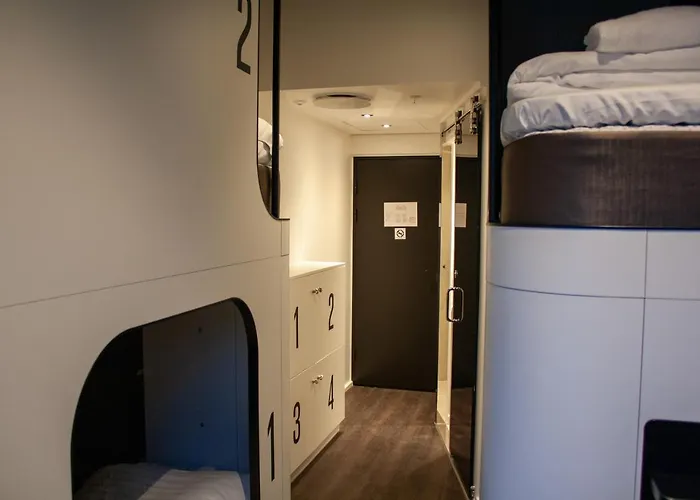 Next House ホステル