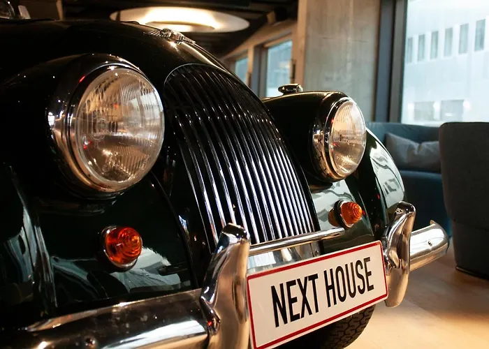 Хостел Next House *